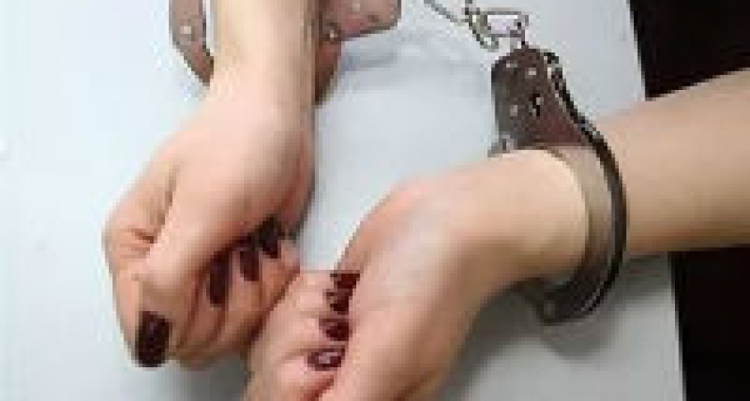 В Волгограде 40 летнюю женщину и её дочь задержали за распространение наркотиков 