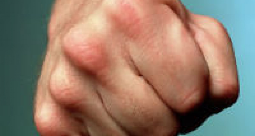 Житель Волгоградской области проломил голову сопернику из-за ревности