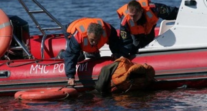 Под Волгоградом затонул катер