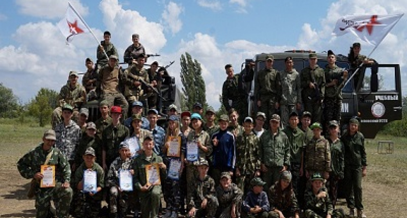Школьники из Волгограда примут участие в патриотической смене «Готов служить России»