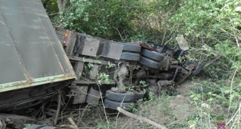 Под Волгоградом камазист разъезжал без прав