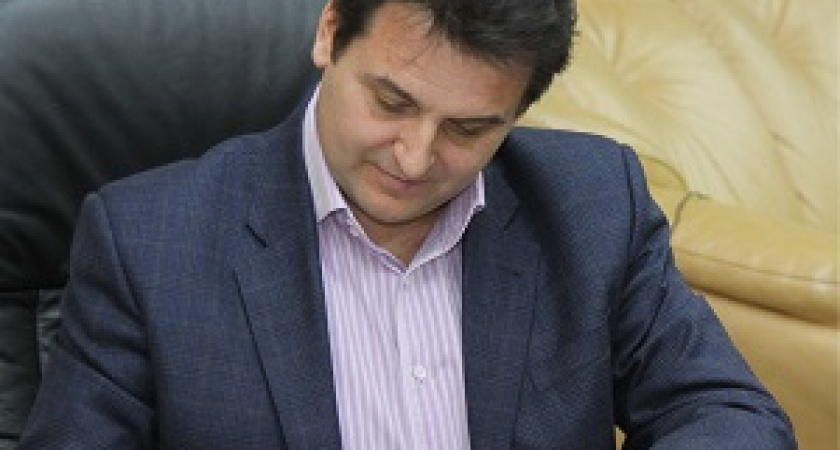 Олег Михеев: «Рад, что мой законопроект об ужесточении наказания за издевательстве над животными поддержали»