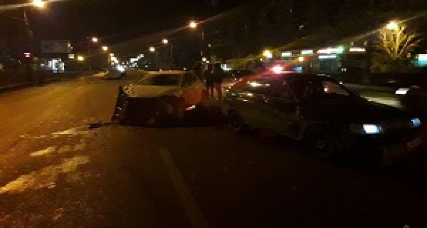 В Волгограде нежданно «встретились» 5 автомашин 