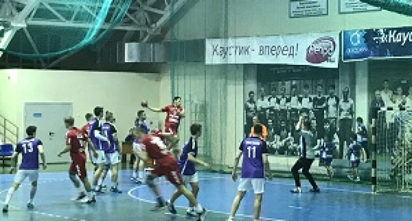 «Каустик» закончил год победой