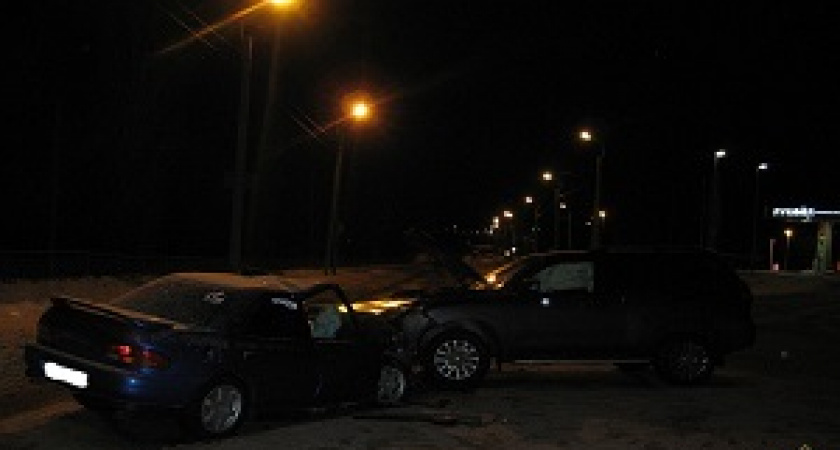 В Камышине «Тойота» подрезала «Субару»