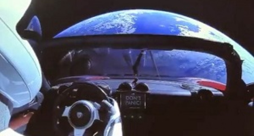 В космос впервые запущен автомобиль