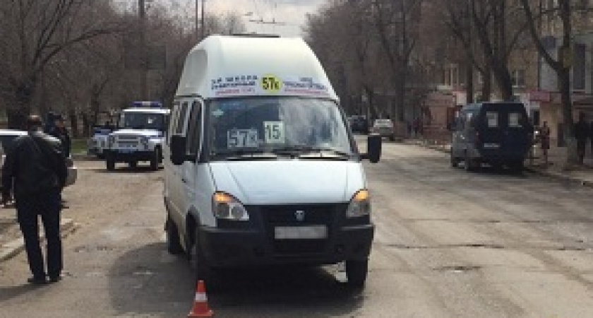 В Волгограде микроавтобус сбил пешехода