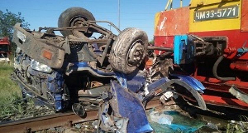 В Волжском при аварии на жд-переезде погиб человек