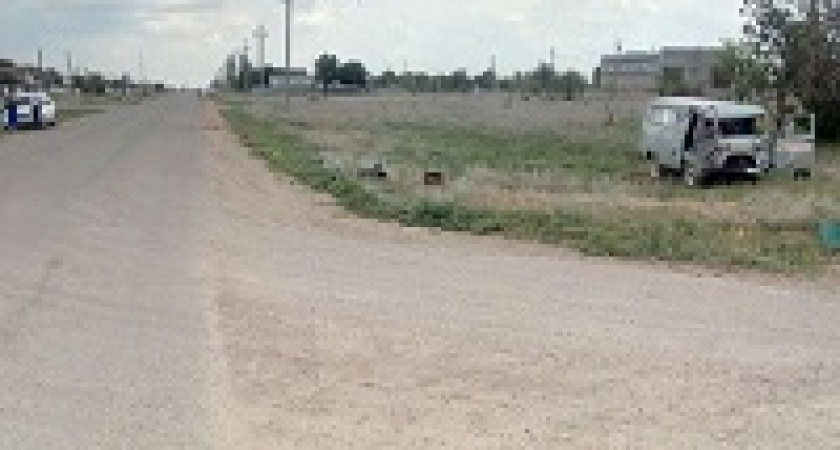 Под Волгоградом «скорая» влетела в столб