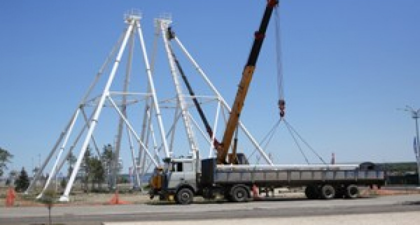 В Волгоград привезли ферму для колеса обозрения