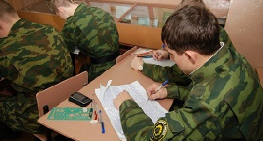 Госдума приняла закон об отмене военных кафедр в вузах