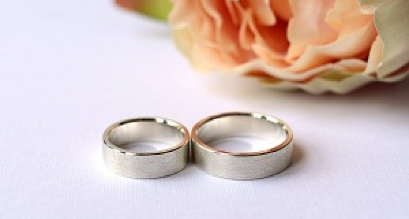 Госдума отклонила инициативу о приравнивании сожительства к официальному браку