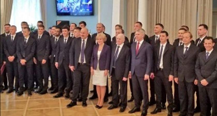  Российские спортсмены оскорбились присвоению футболистам звания "мастеров"