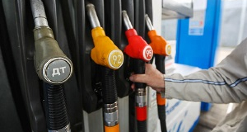 В Госдуму внесли проект о госрегулировании цен на бензин‍