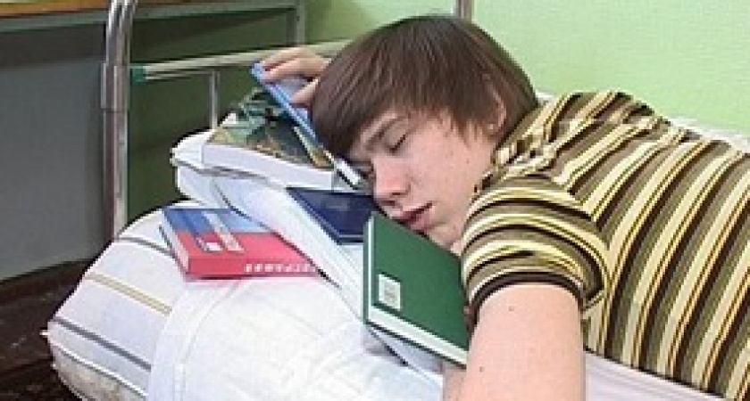 Росстандарт предложил будить студентов по утрам