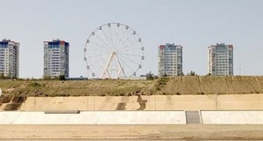 В Волгограде в ЦПКиО запустили колесо обозрения