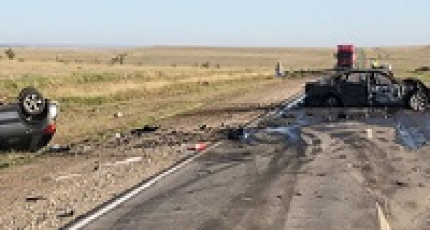 В Камышинском районе в тройном ДТП погибли два человека