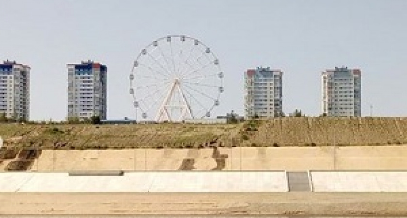 В ЦПКиО заработало гигантское колесо обозрения 