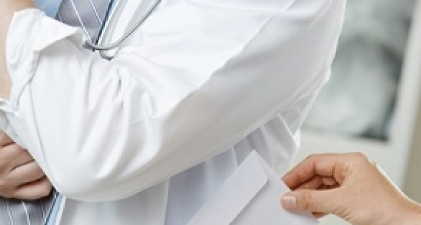 Под Волгоградом медсестра и врач брали взятки