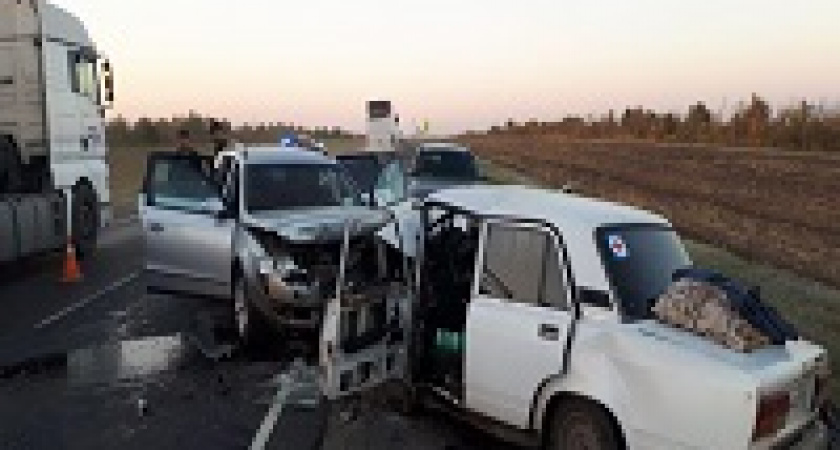 Под Волгоградом в лобовом столкновении погибли трое