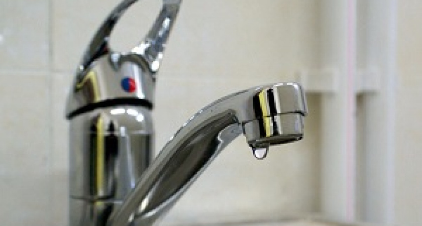 В Дзержинском районе 67 тысяч человек останутся на 36 часов без воды