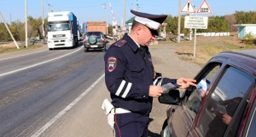  Волгоградские госавтоинспекторы обратились к водителям 
