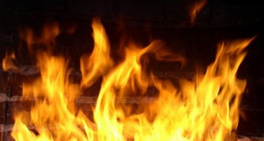 В Волгограде в пятиэтажке произошел пожар: есть пострадавший