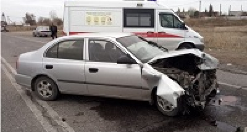 В Волжском иномарка влетела в «Приору»