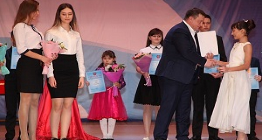 Волгоградским талантам вручили стипендии губернатора