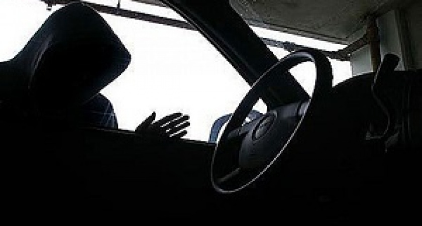 В Калачевском районе мужчина угнал машину у владельца кафе