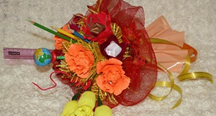 Врачам и учителям могут разрешить принимать в подарок только цветы и канцтовары