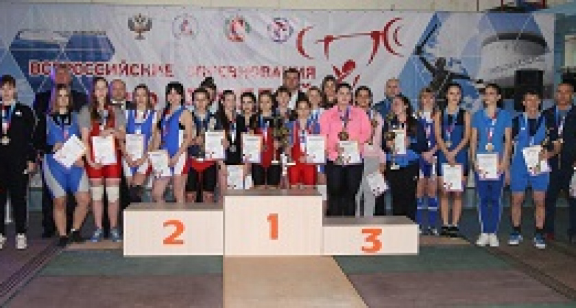 В Волгоградской области прошел всероссийский турнир по тяжелой атлетике