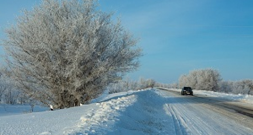 В Крещенскую ночь дороги региона обработали 833 тоннами песко-соляной смеси