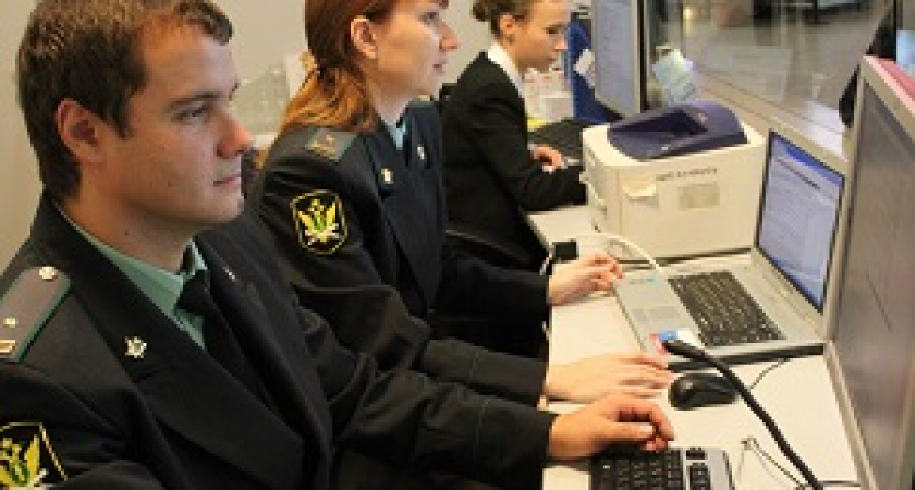 Выезд за границу предлагают разрешить при долге до 60 тысяч