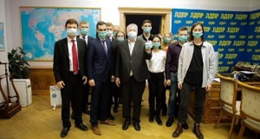 ЛДПР организовала флешмоб против гриппа