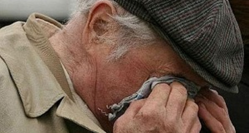 Пенсионер в Волгограде отдал мошеннице 385 тысяч рублей на "лечение ребенка"