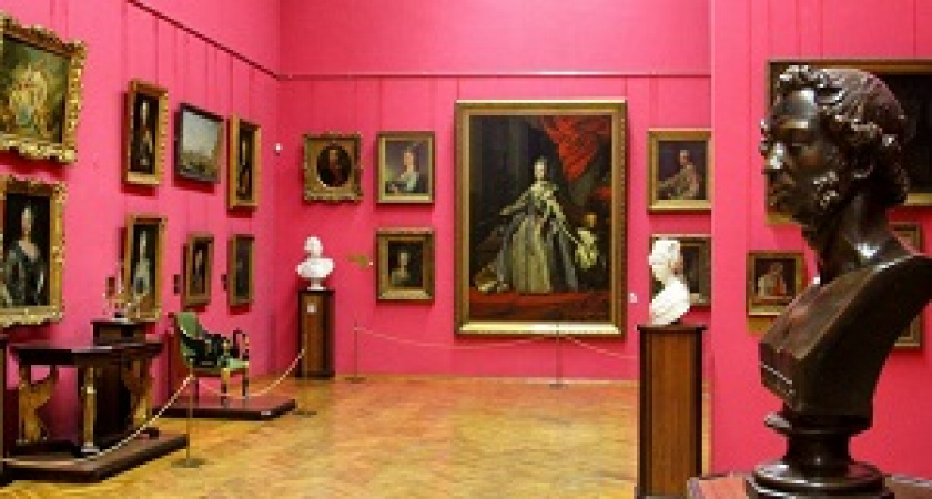 Минкультуры может запретить заходить в музеи с сумками и рюкзаками