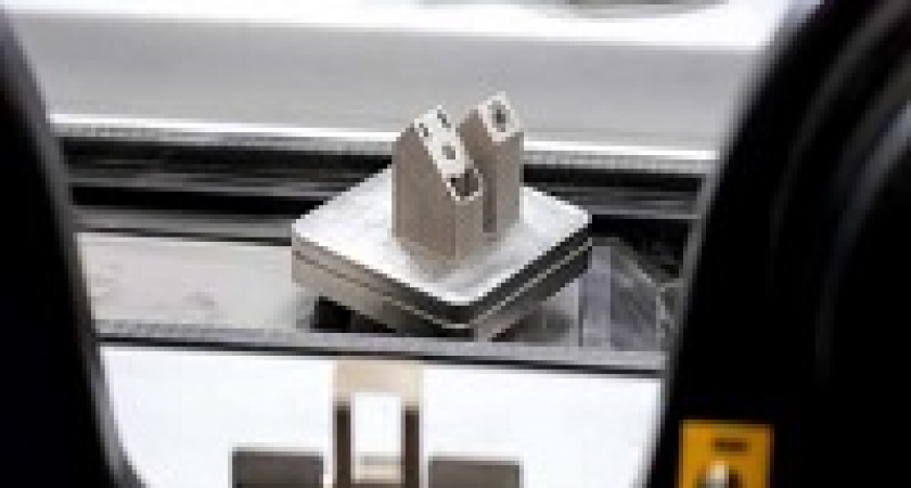 В Волгограде показали уникальный 3D-принтер по металлу