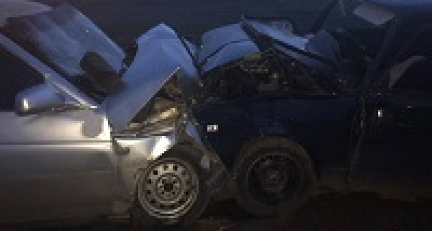 Под Волгоградом лоб в лоб столкнулись две «семёрки»