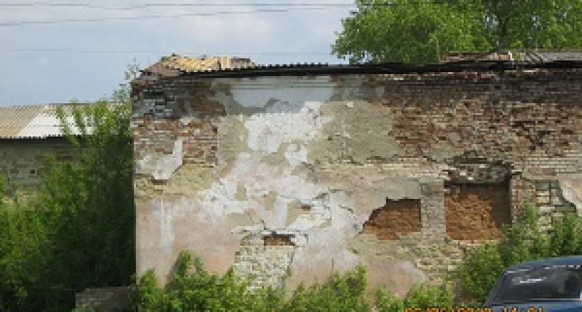Под Волгоградом заброшенный ДК волнует местных жителей