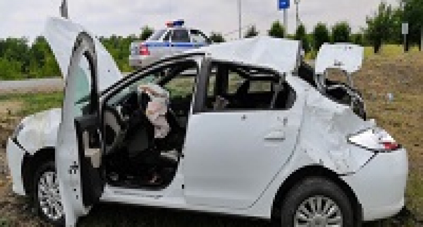 Водитель легковушки под Волгоградом улетел в кювет при обгоне