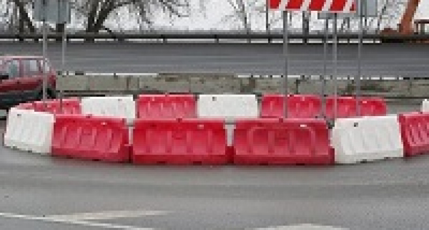 На Нулевой продольной в Волгограде круговую развязку оборудуют ограждениями