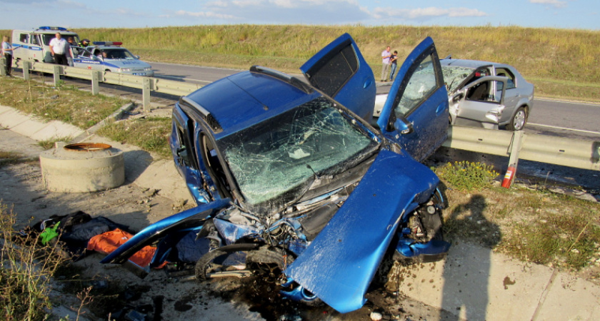 В жуткой аварии под Волгоградом погибли 3 человека