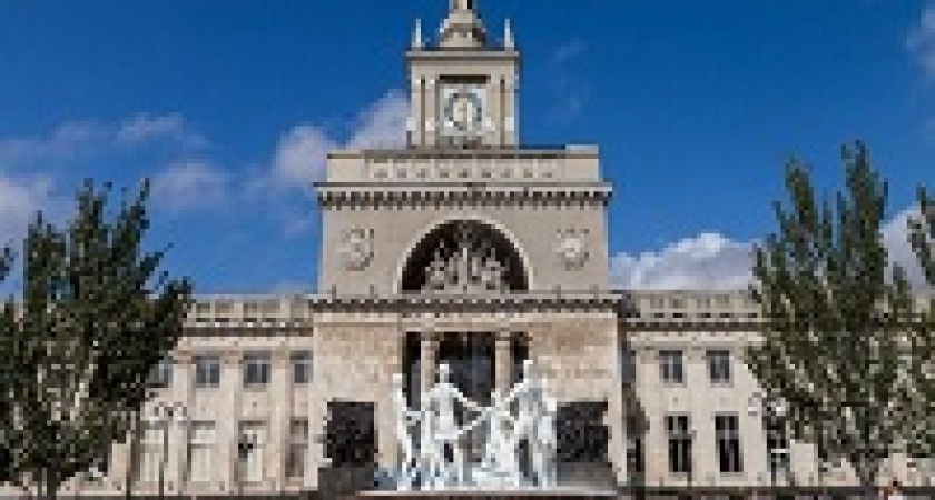 Двое волгоградцев украли у туристки рюкзак