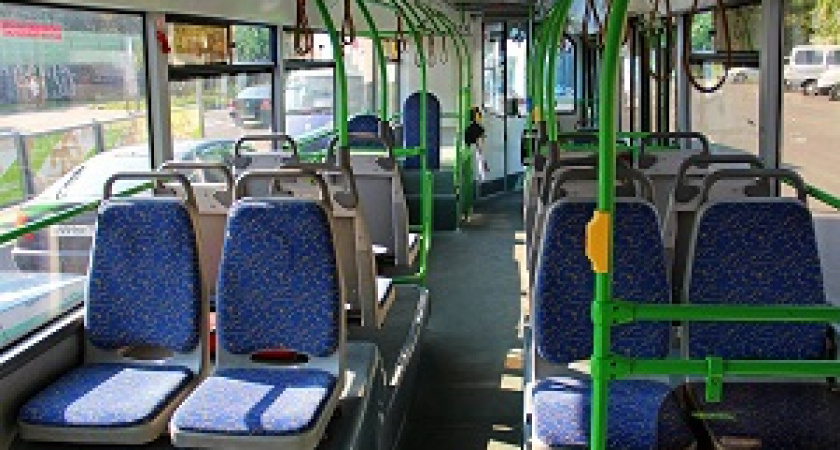 На юге Волгограда в ДТП пострадала пожилая пассажирка автобуса