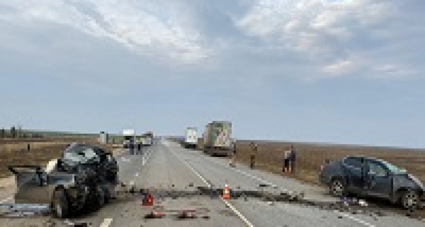Под Волгоградом в лобовом столкновении погибли трое