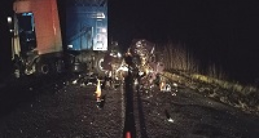 В Урюпинском районе водитель легковушки насмерть разбился, влетев в грузовик