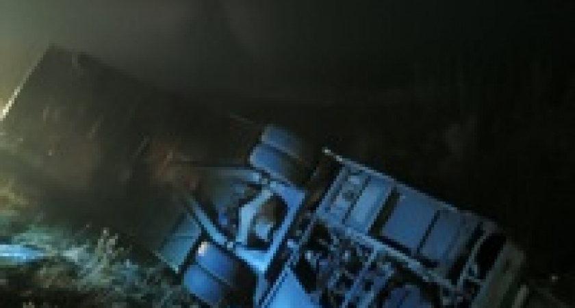 Под Волгоградом ночью перевернулся автобус