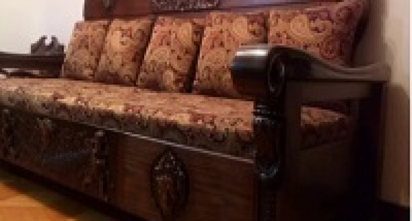 Волгоградец продаёт диван по цене новой машины