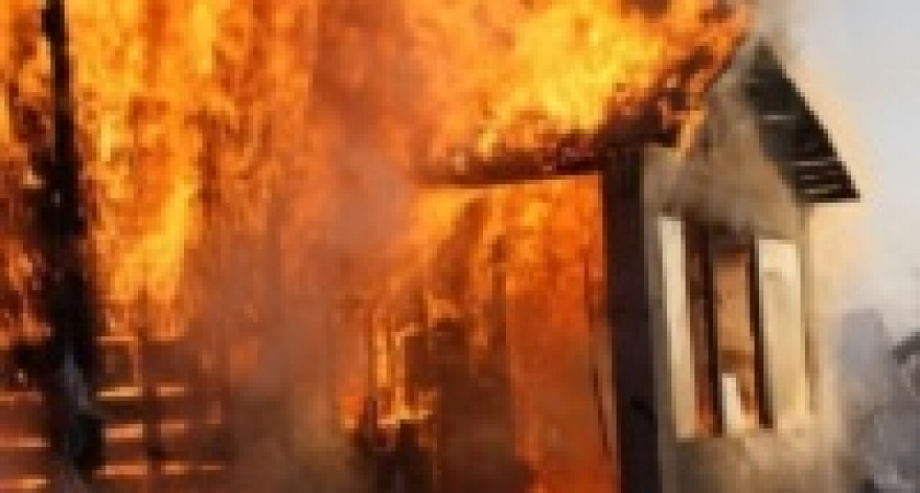 Под Волгоградом при пожаре погибли три человека